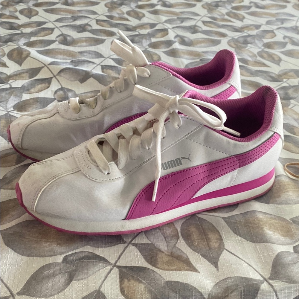 Puma Women's White and Pink Sneakers